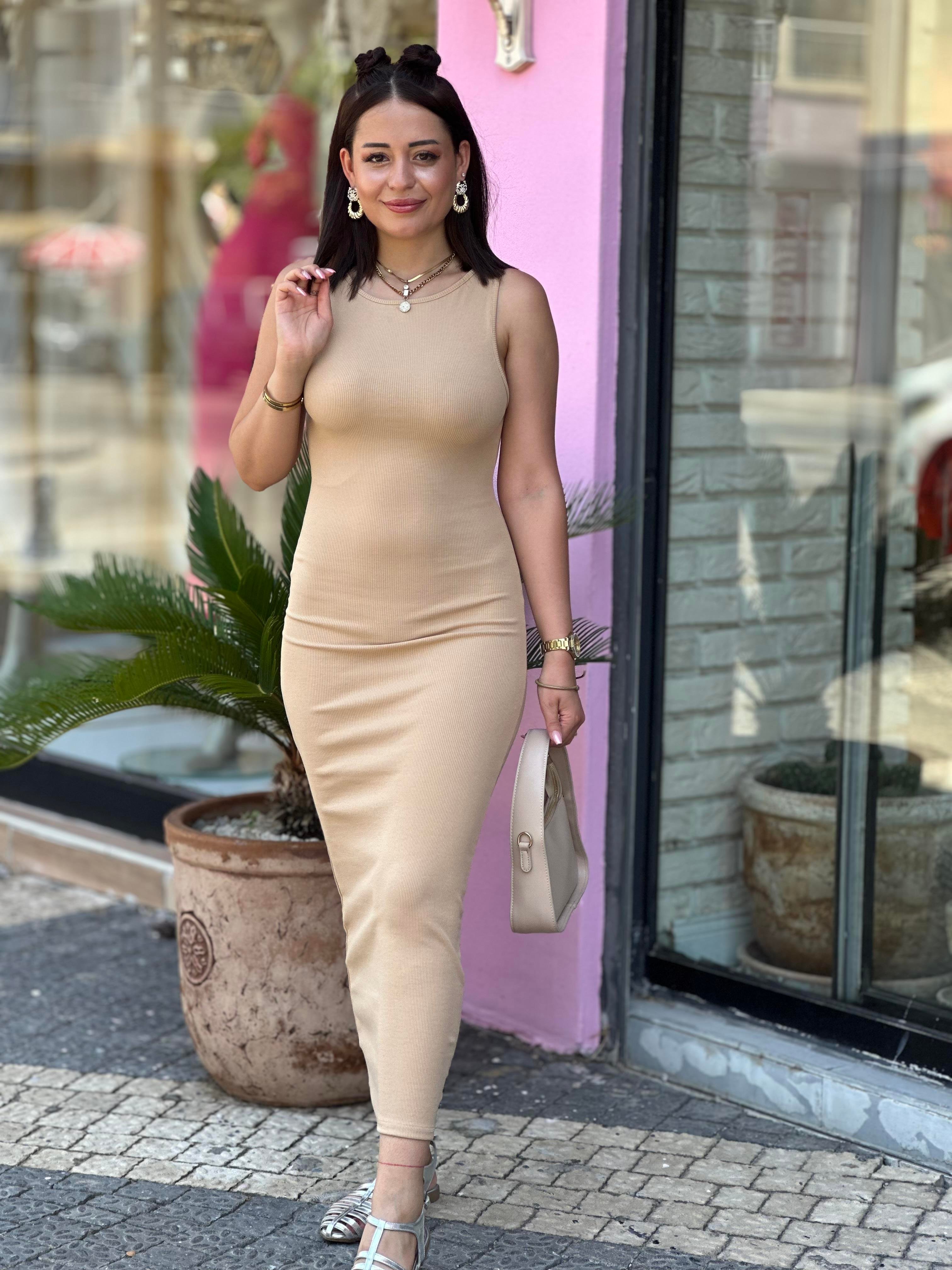 Fitilli Vücudu Saran Uzun Askılı Elbise Krem