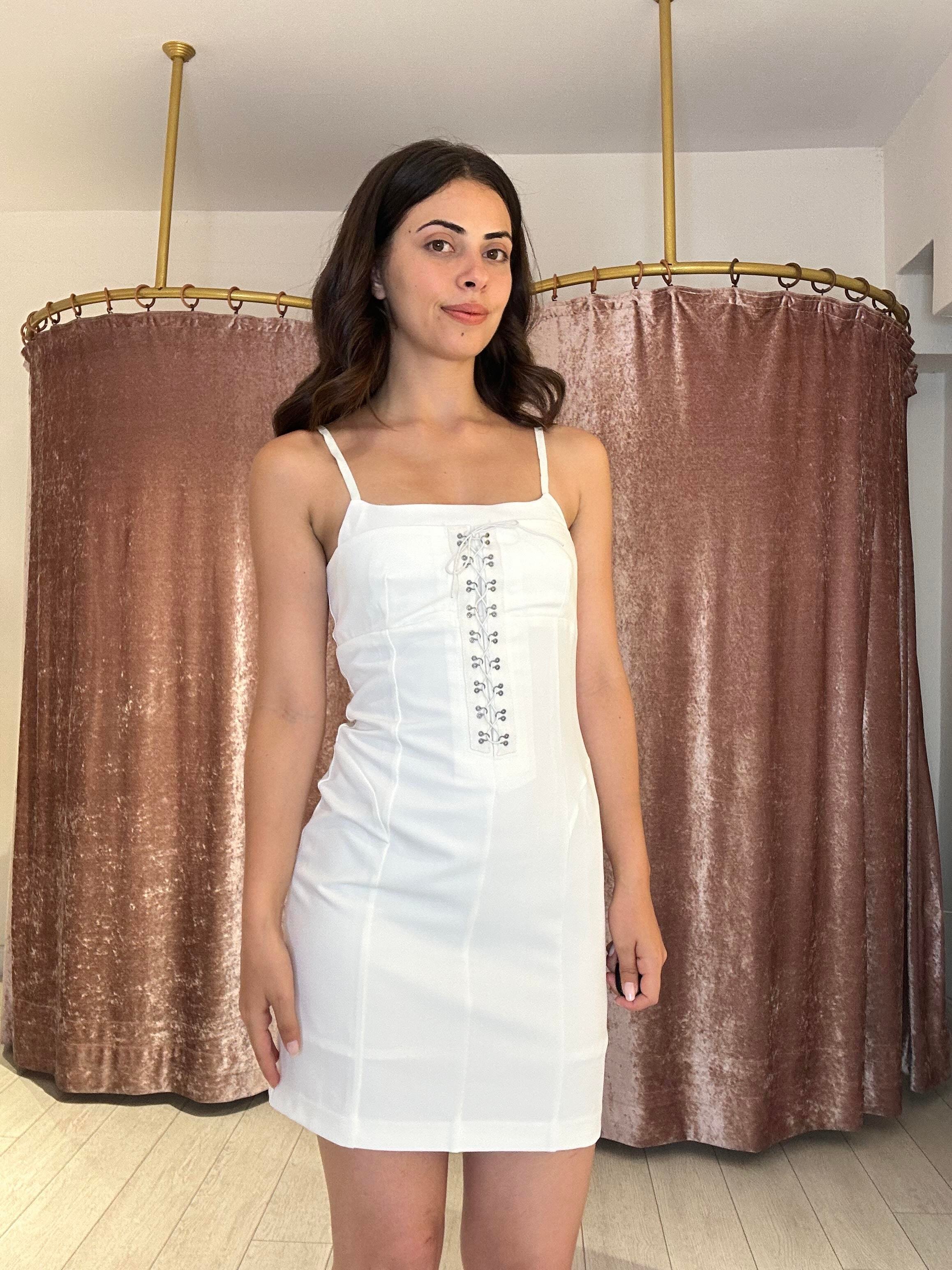 Ön Detay Lastik Kol Elbise Beyaz