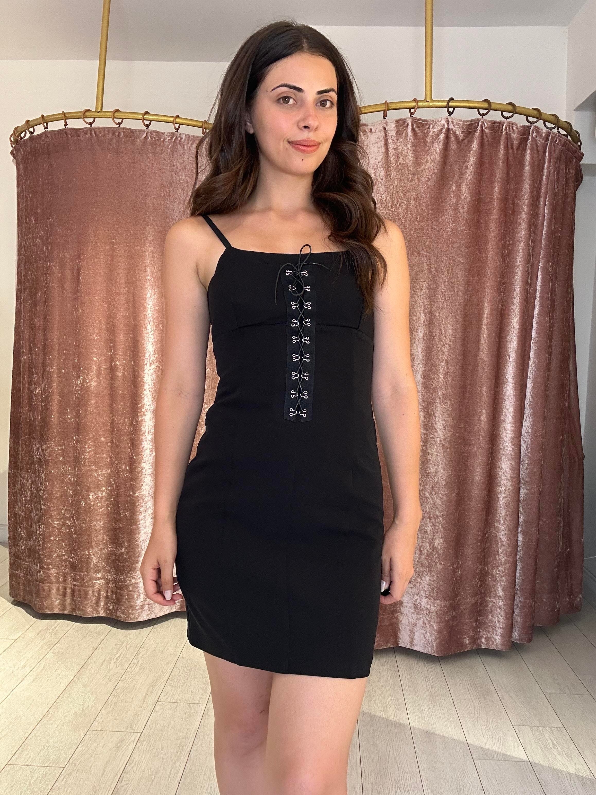 Ön Detay Lastik Kol Elbise Siyah