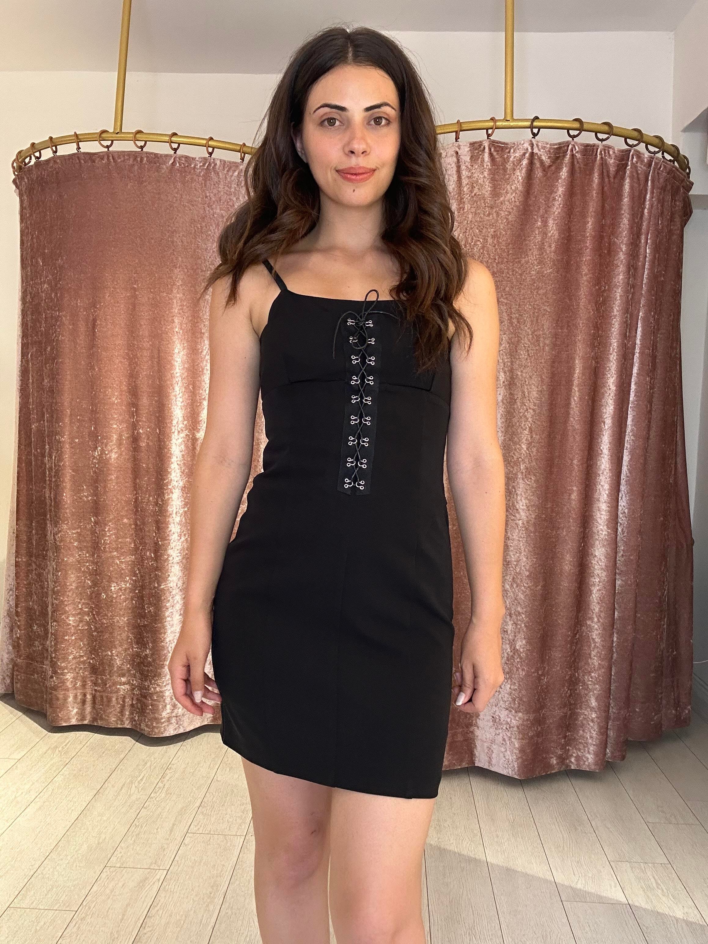 Ön Detay Lastik Kol Elbise Siyah