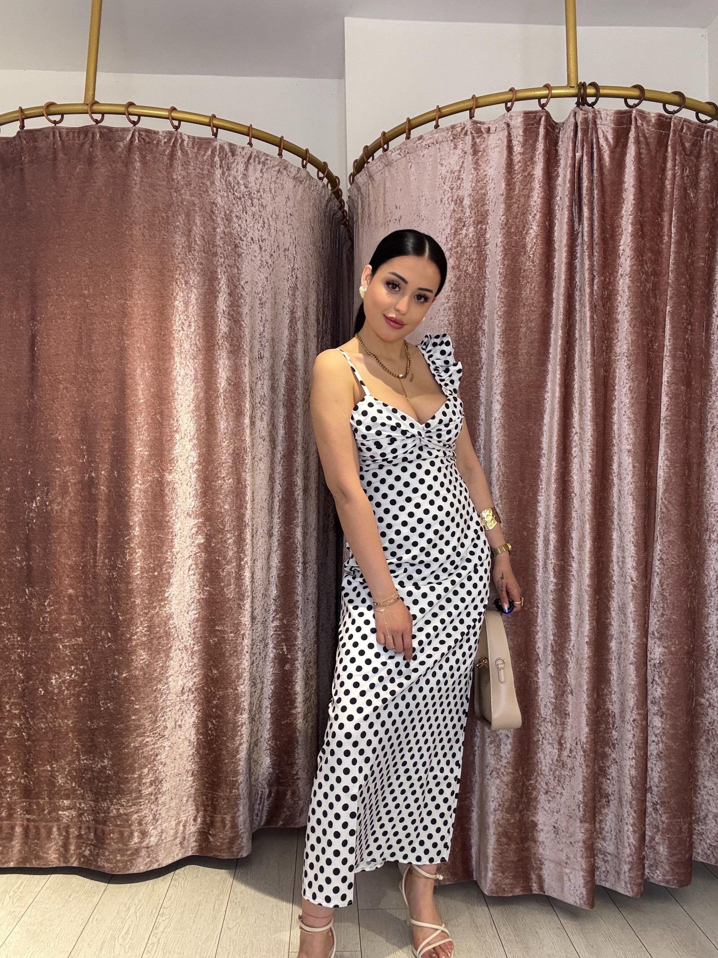 Puantiye Detay Uzun Beyaz