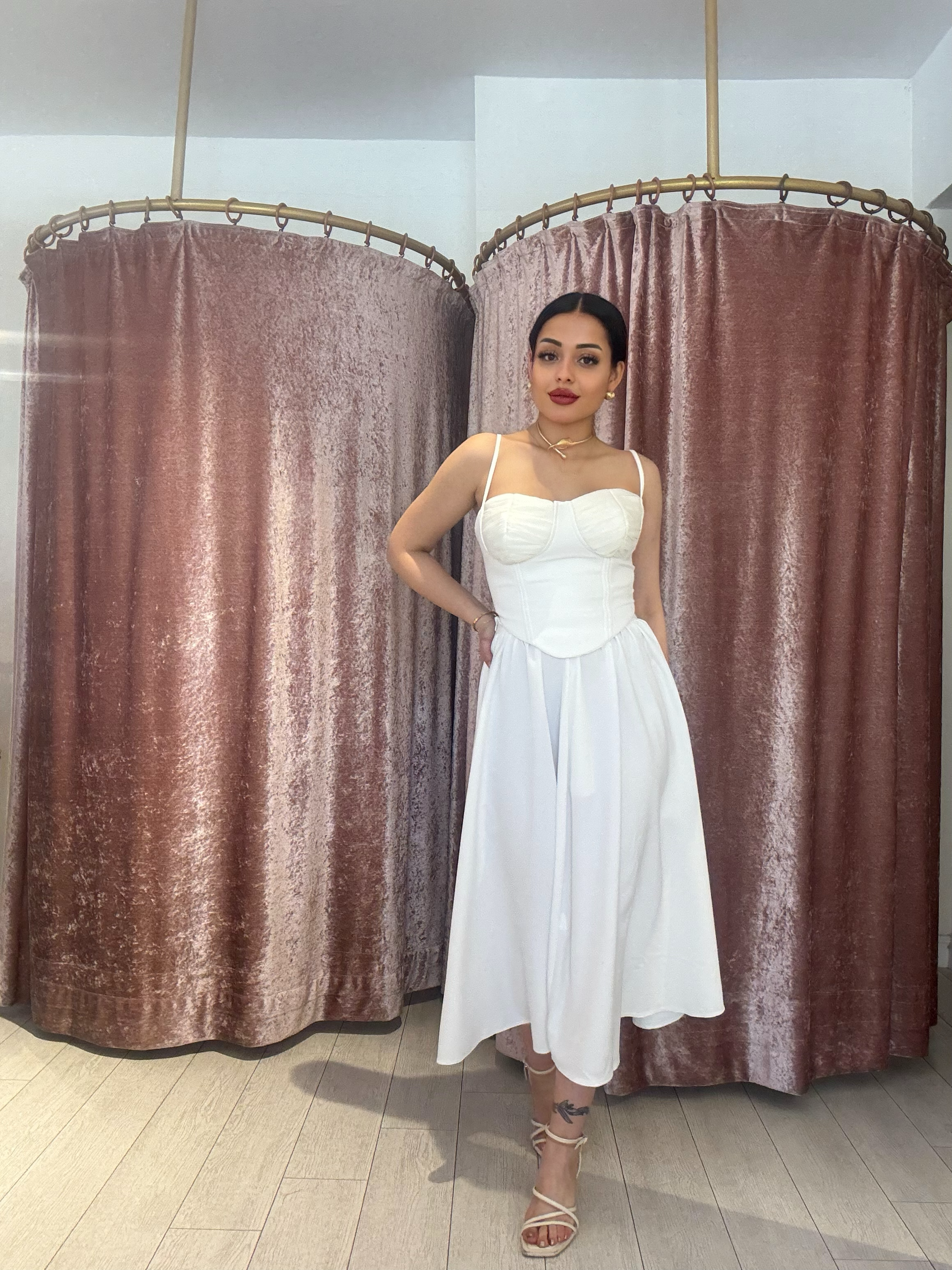 Sırt Detay İkili Takım Beyaz