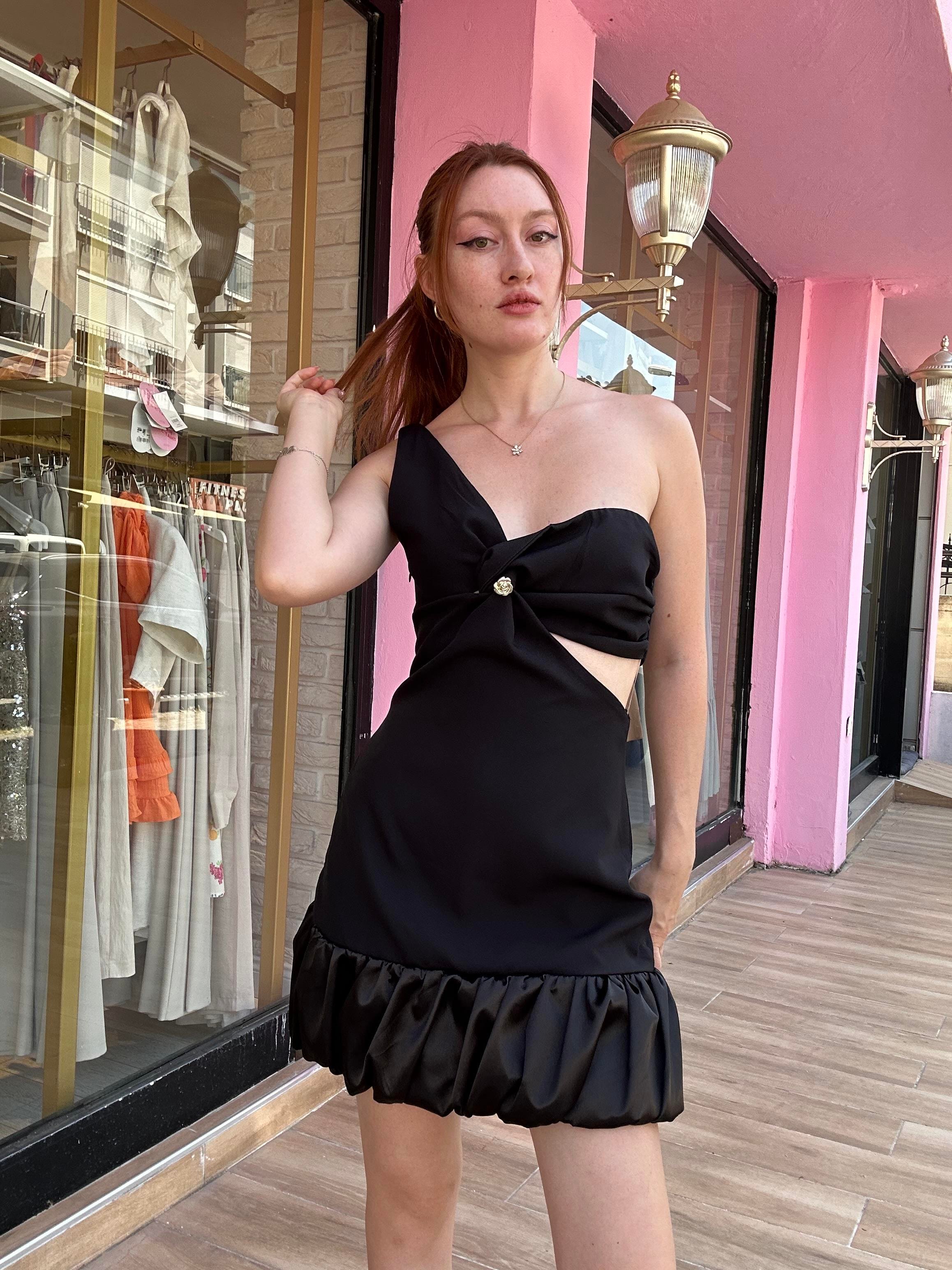 Tek Kollu Balon Etekli Gece Elbisesi 