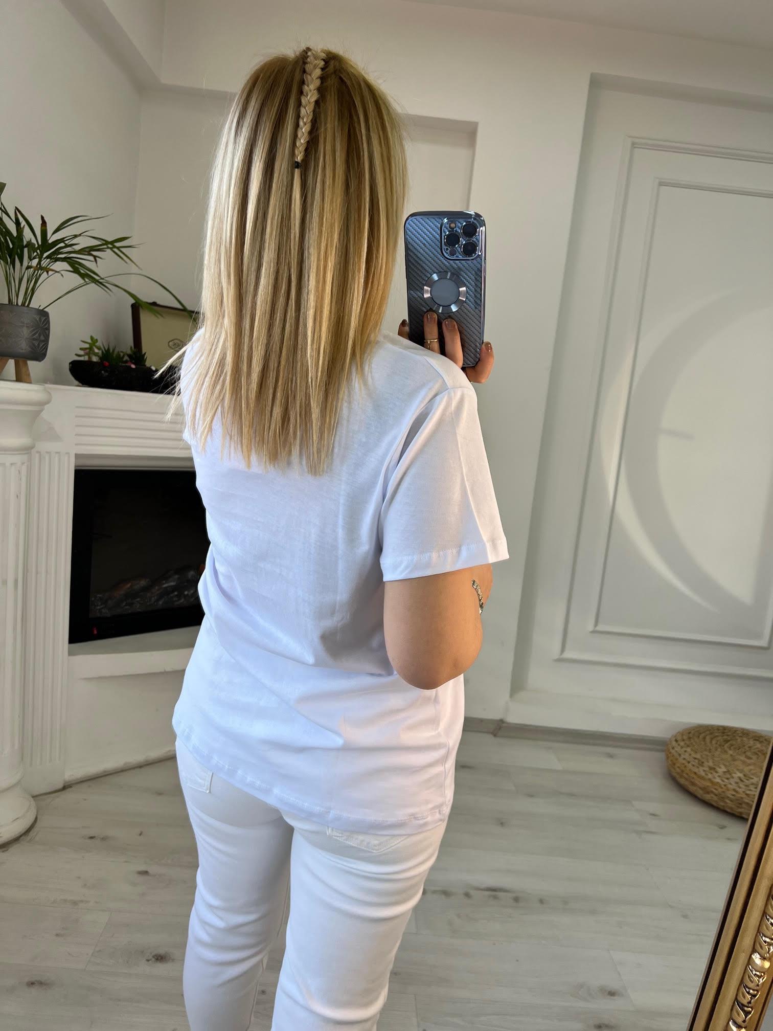 037 Beyaz Önü Pullu Tshirt BEYAZ