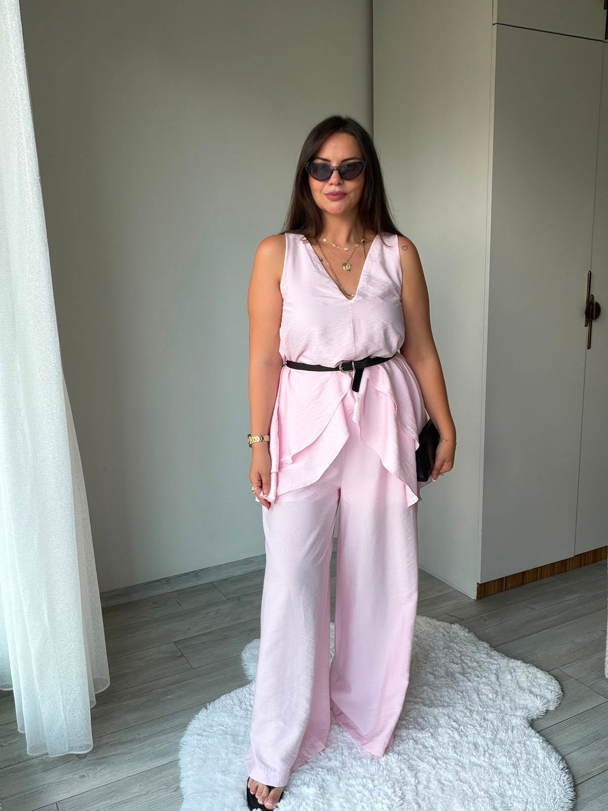 0664 Asimetrik Kesim Kemerli Takım PEMBE