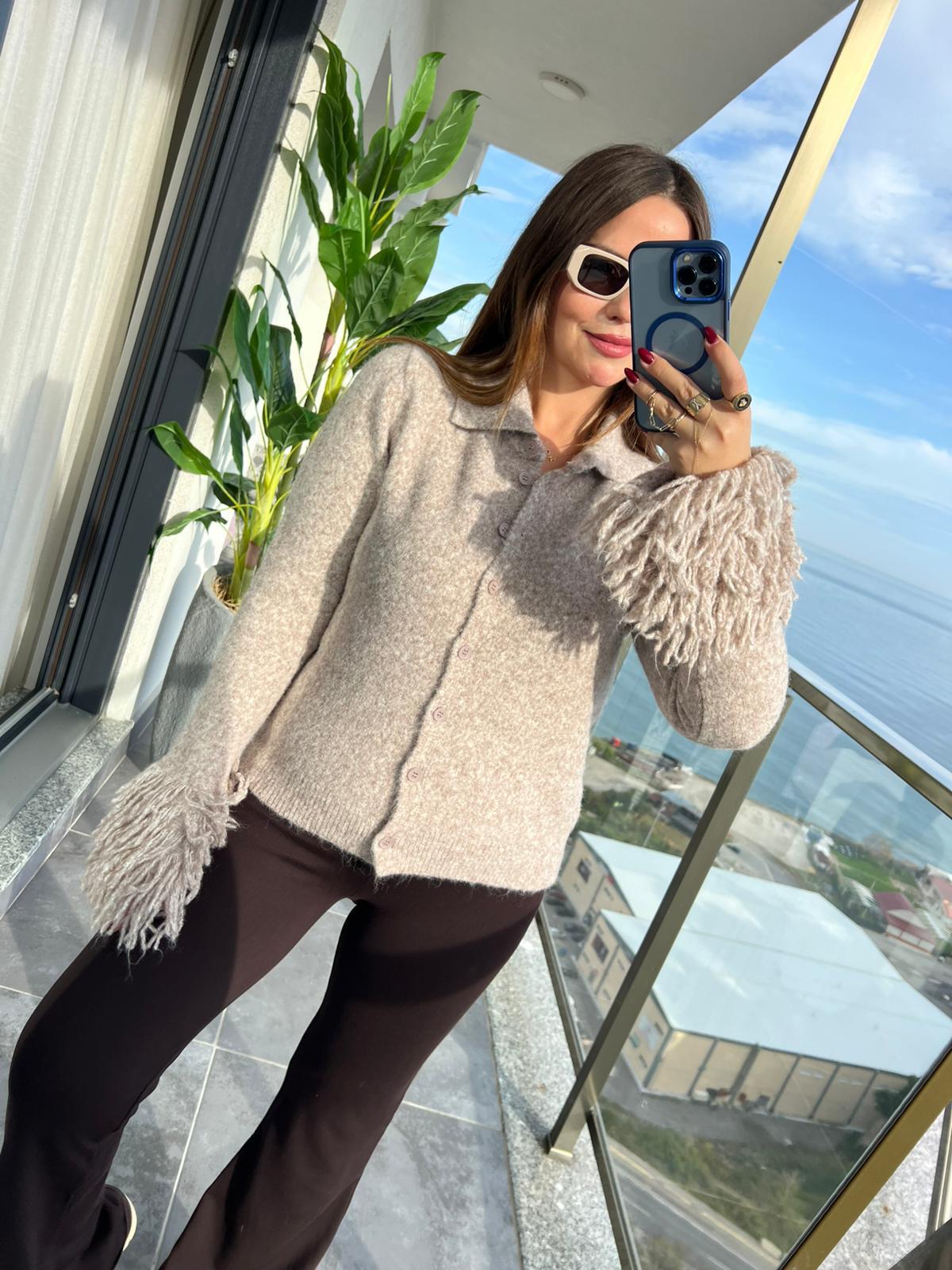 0992 Polo Yaka Püsküllü Hırka VİZON