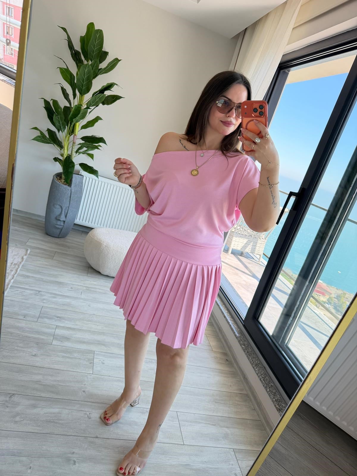 1014 Çelik Piliseli Düşük Omuz Elbise PEMBE