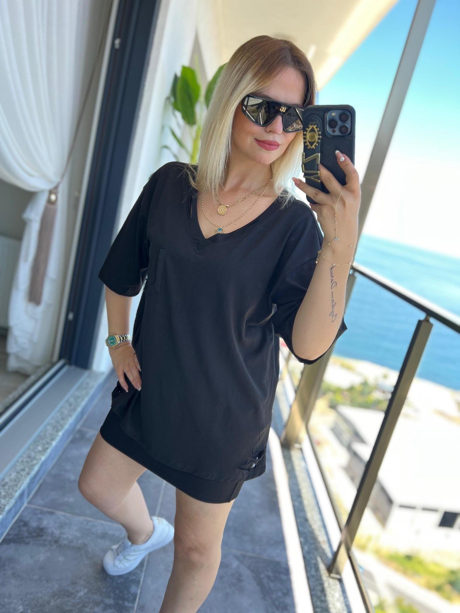 1603 Yandan Yırtmaçlı Tshirt SİYAH