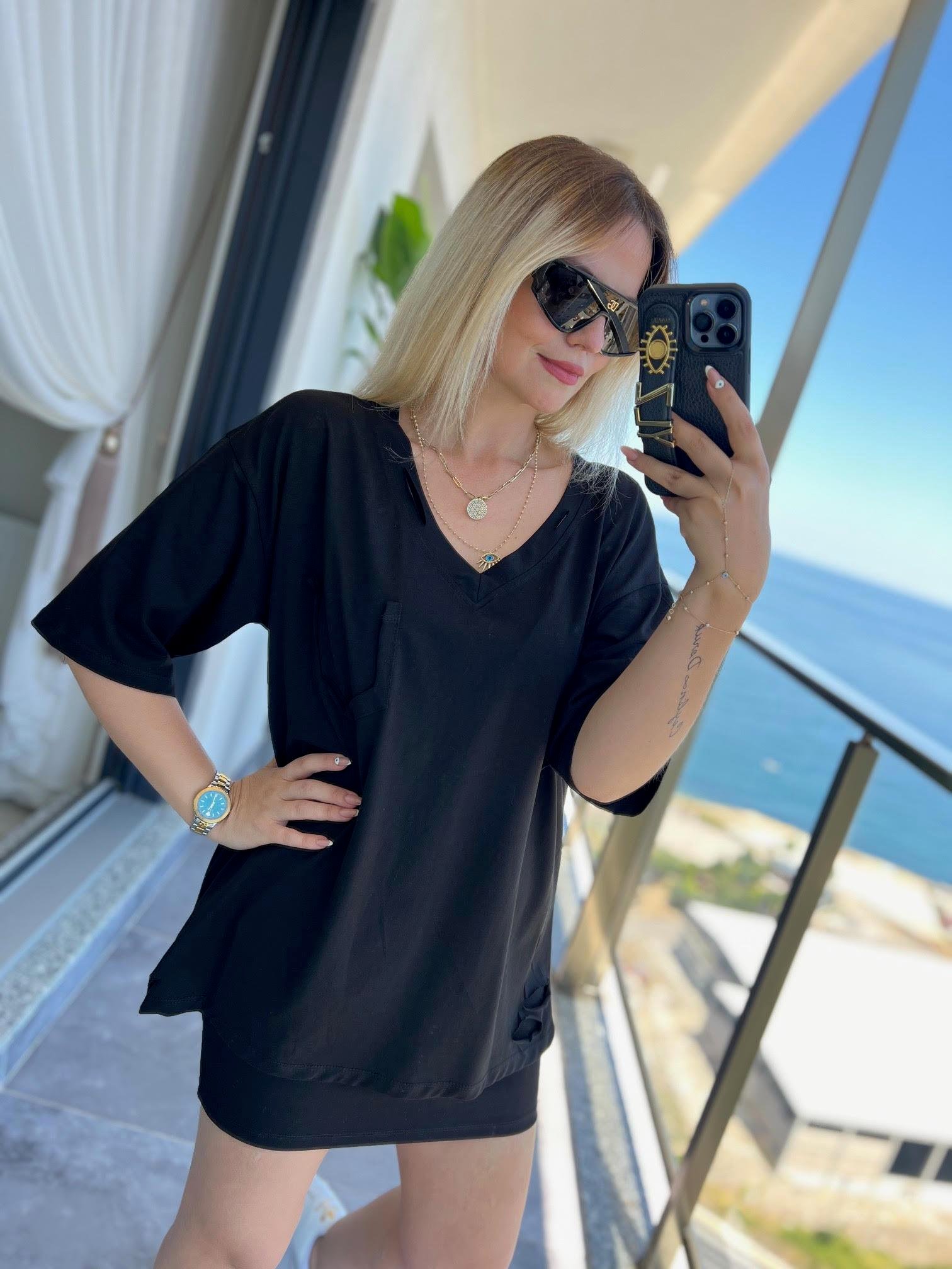 1603 Yandan Yırtmaçlı Tshirt SİYAH