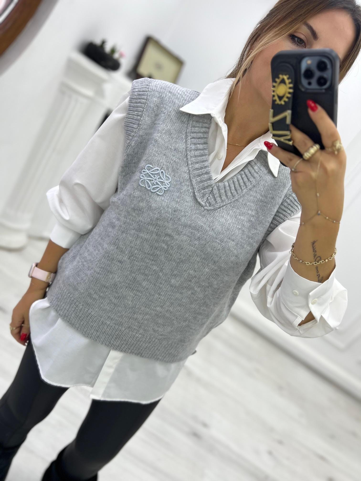 2120 Ters Dikiş V Yaka Süveter GRİ