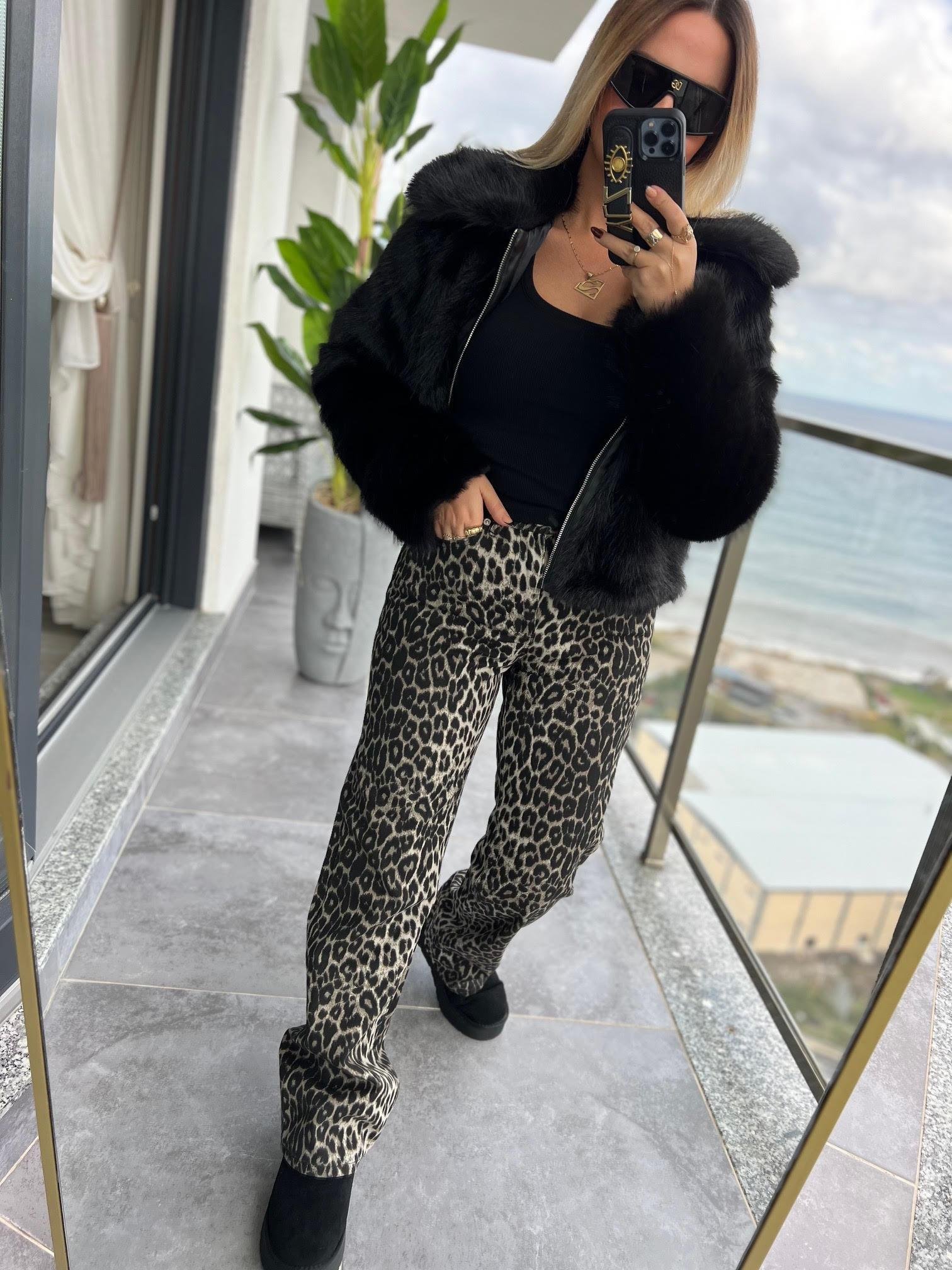 24111 Straight Jean LEOPAR