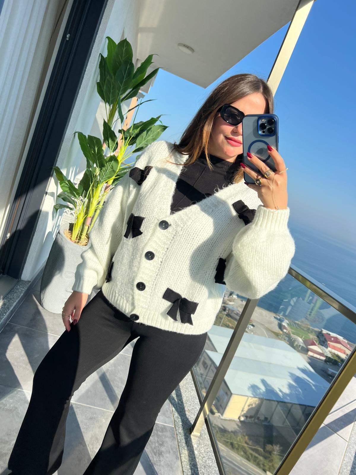 2574 Fiyonk Detay Hırka EKRU