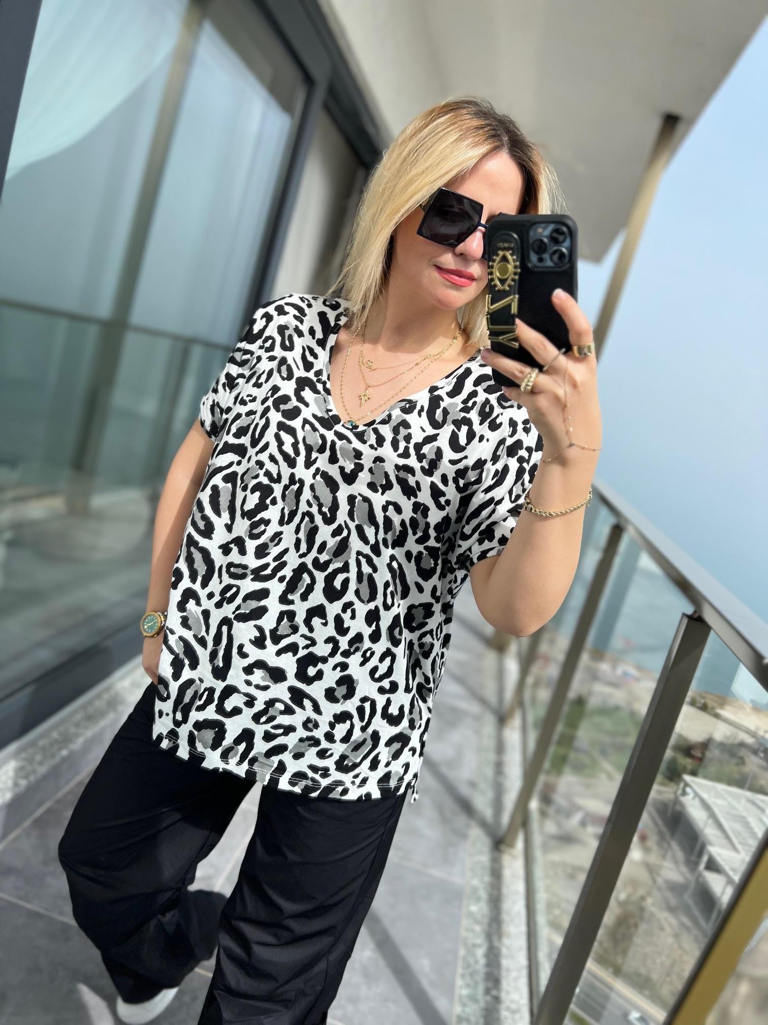28377 Leoprlı Tshirt SİYAH