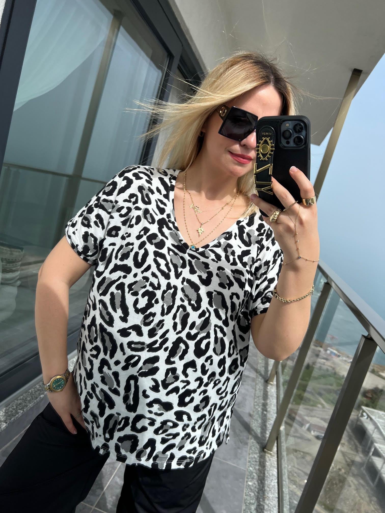 28377 Leoprlı Tshirt SİYAH