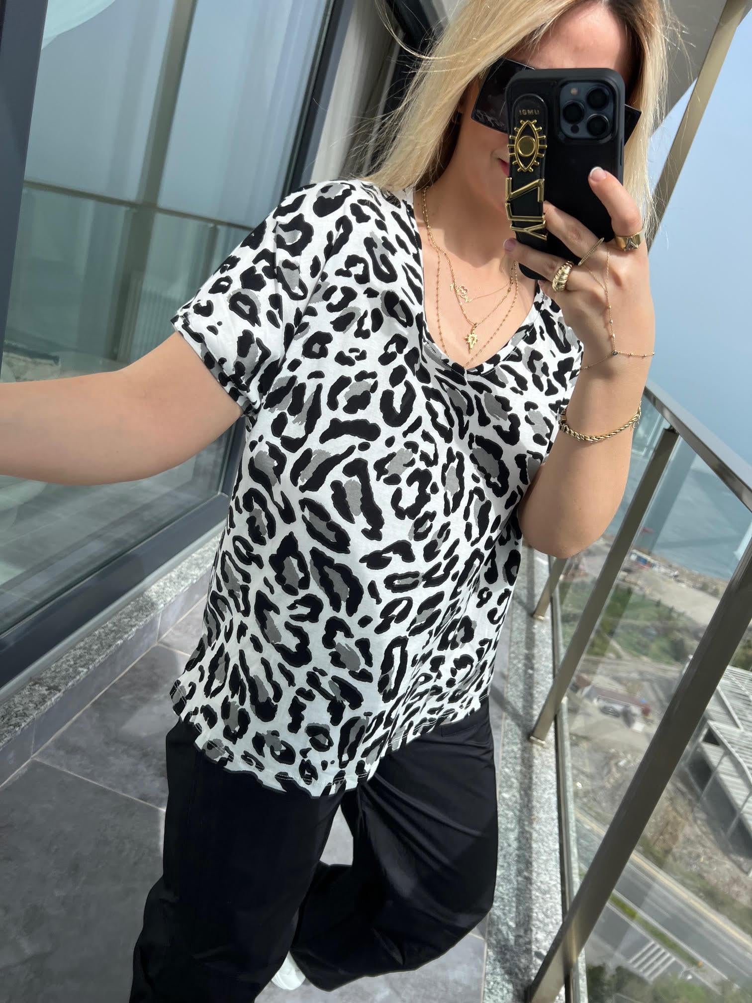 28377 Leoprlı Tshirt SİYAH