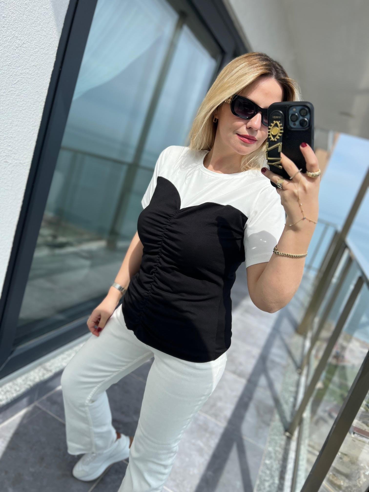 28507 Kalp Yaka Tshirt SİYAH