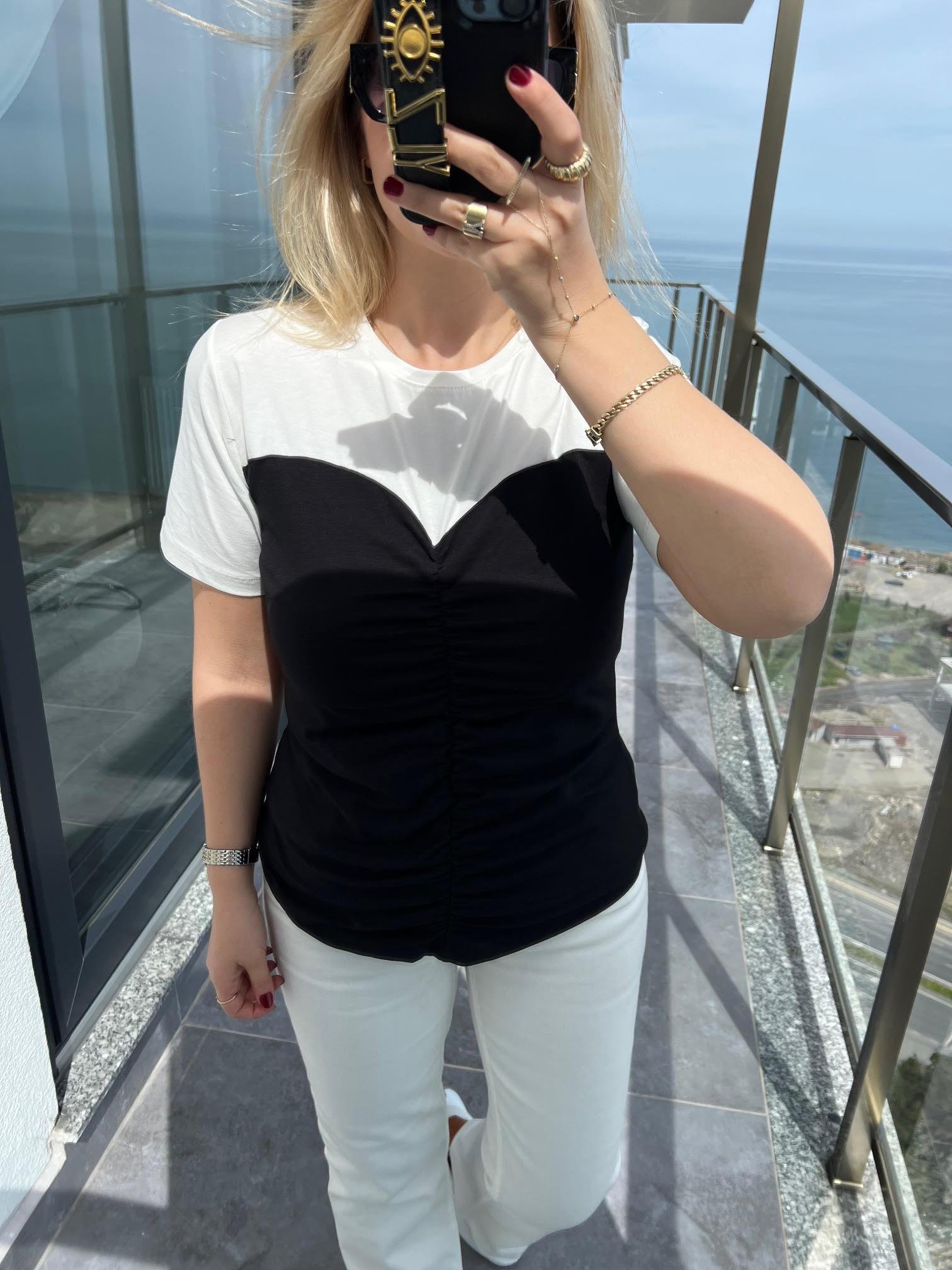 28507 Kalp Yaka Tshirt SİYAH
