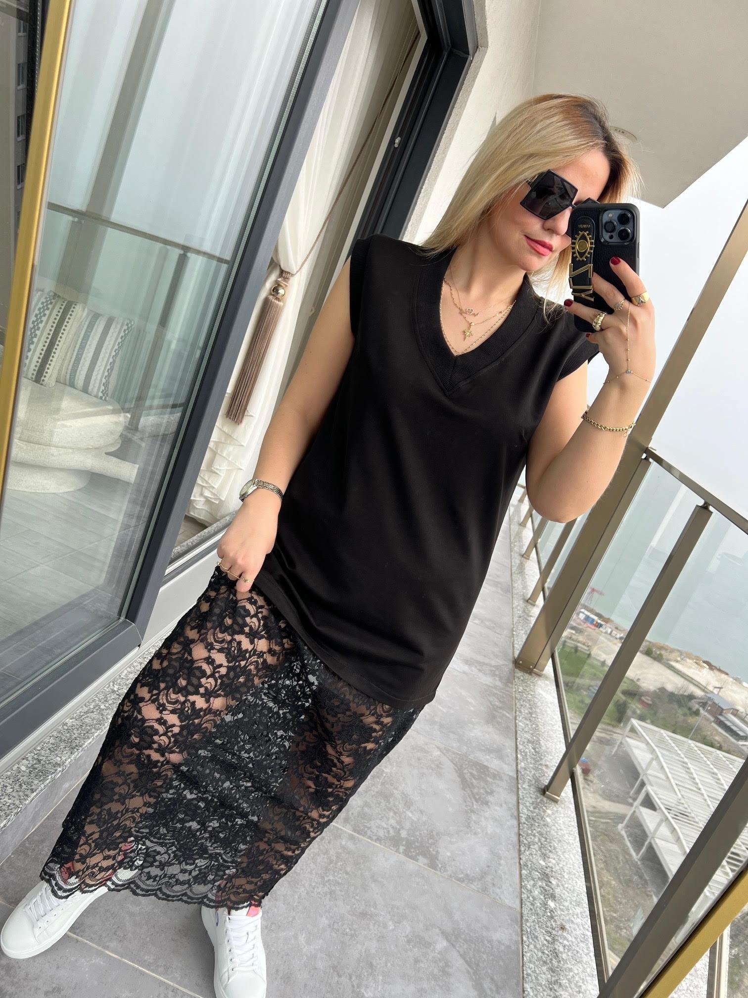 34067 Eteği Dantelli Elbise SİYAH