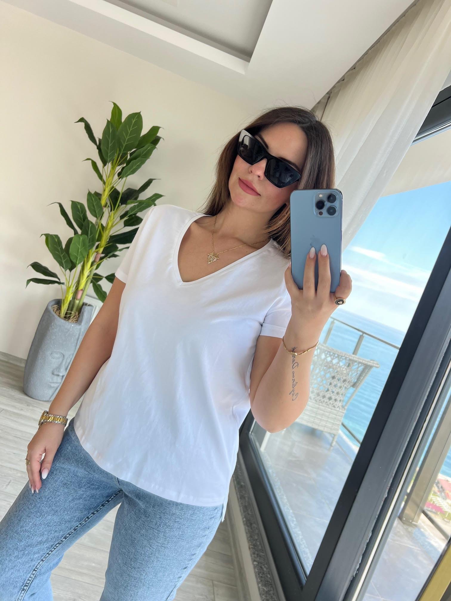 3470 V Yaka Basic Tshirt BEYAZ