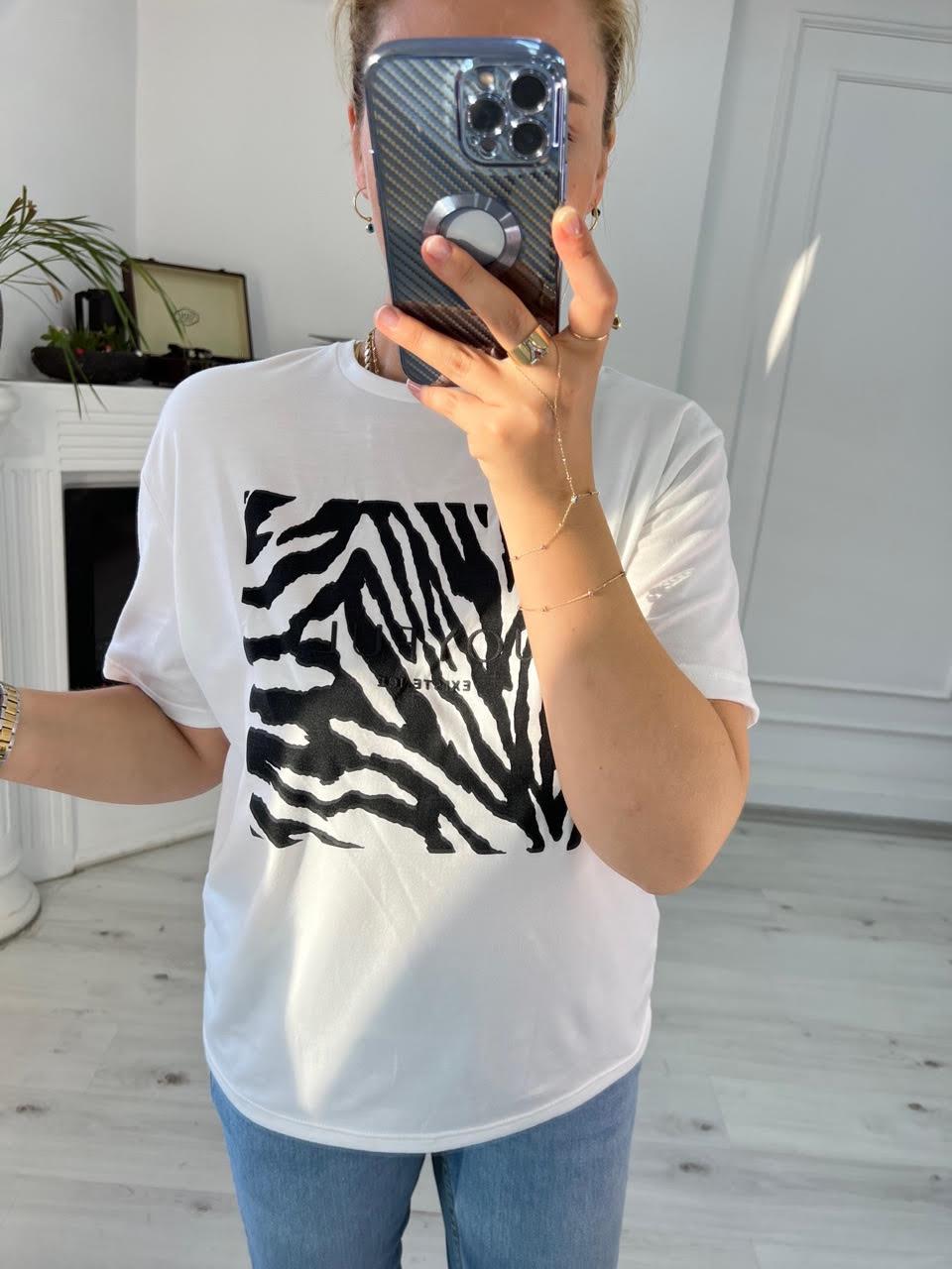 4266 Zebra Varak Baskılı Tshirt SİYAH