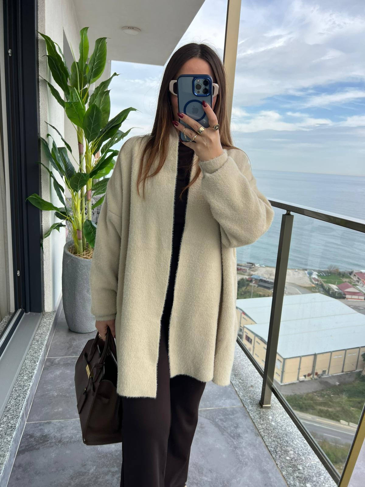 4602 Kısa Yumoş Hırka BEJ
