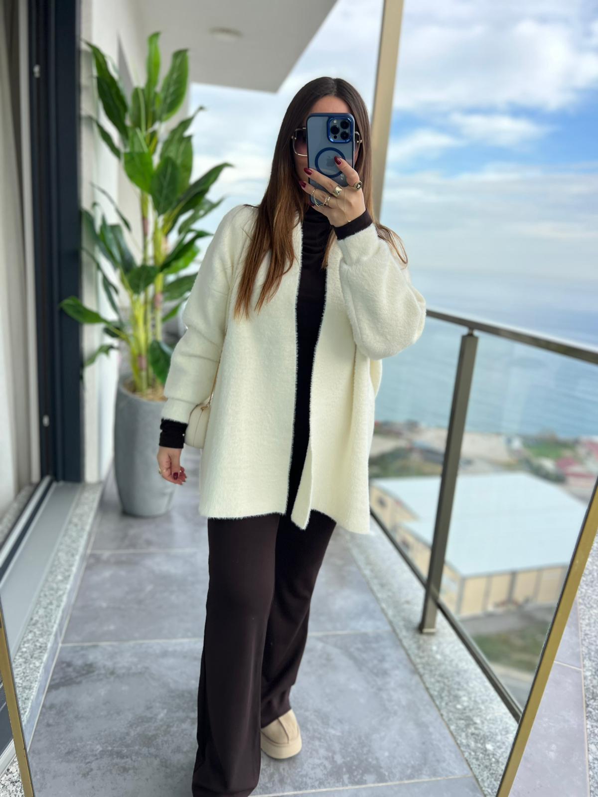 4602 Kısa Yumoş Hırka VANİLYA