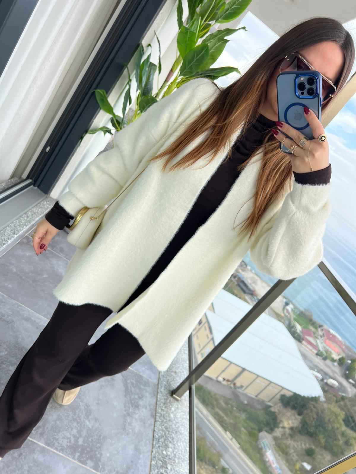 4602 Kısa Yumoş Hırka VANİLYA