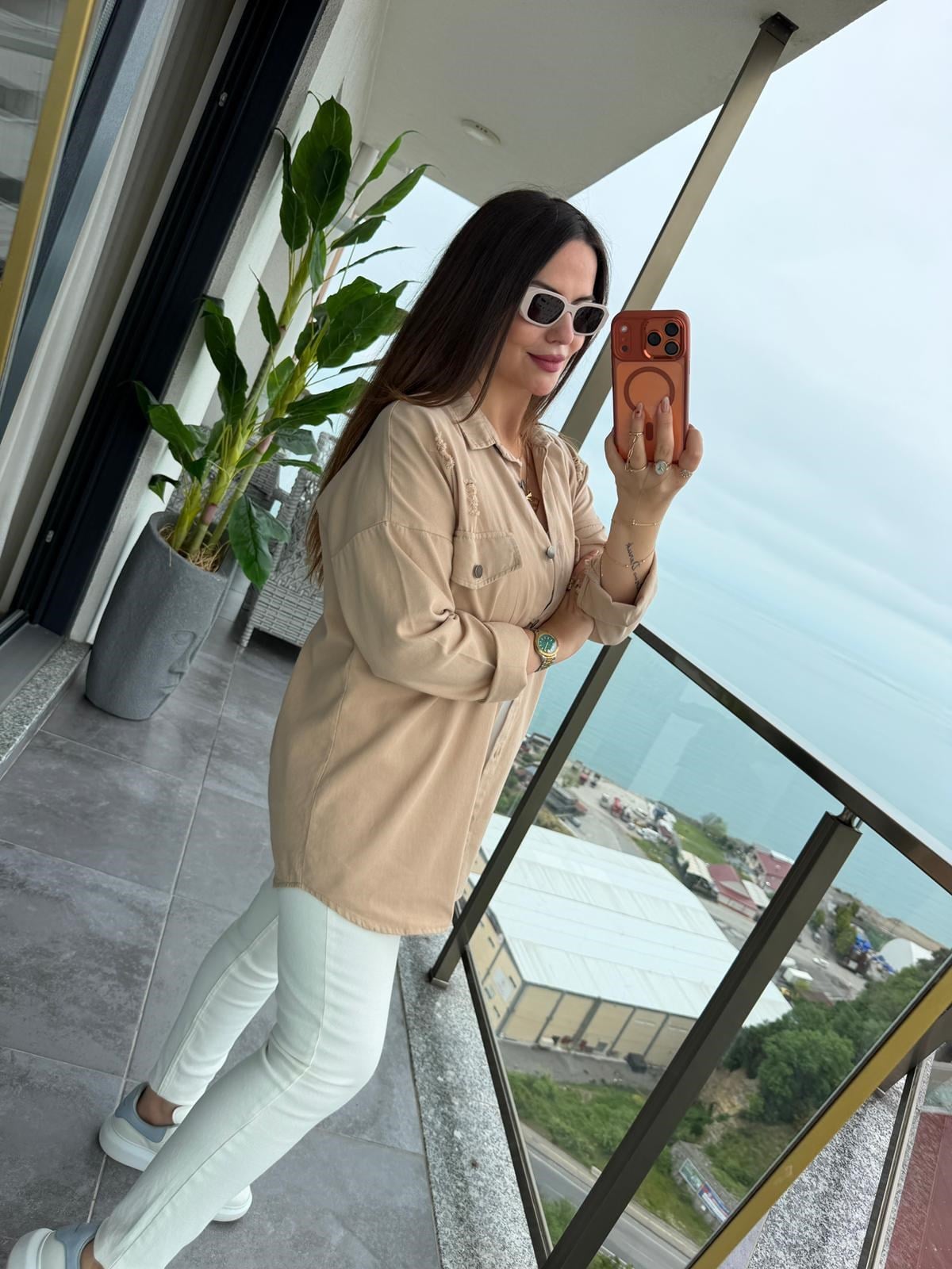 479 Uzun Yırtıklı Gabardin Gömlek BEJ