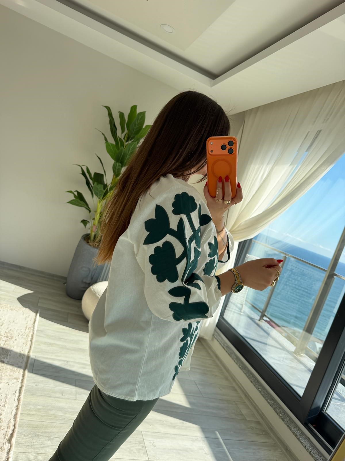 5116 Önü İşlemeli Bluz EKRU