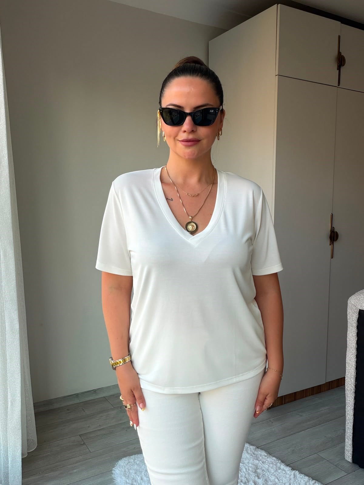 690 V Yakalı Modal Tshirt EKRU
