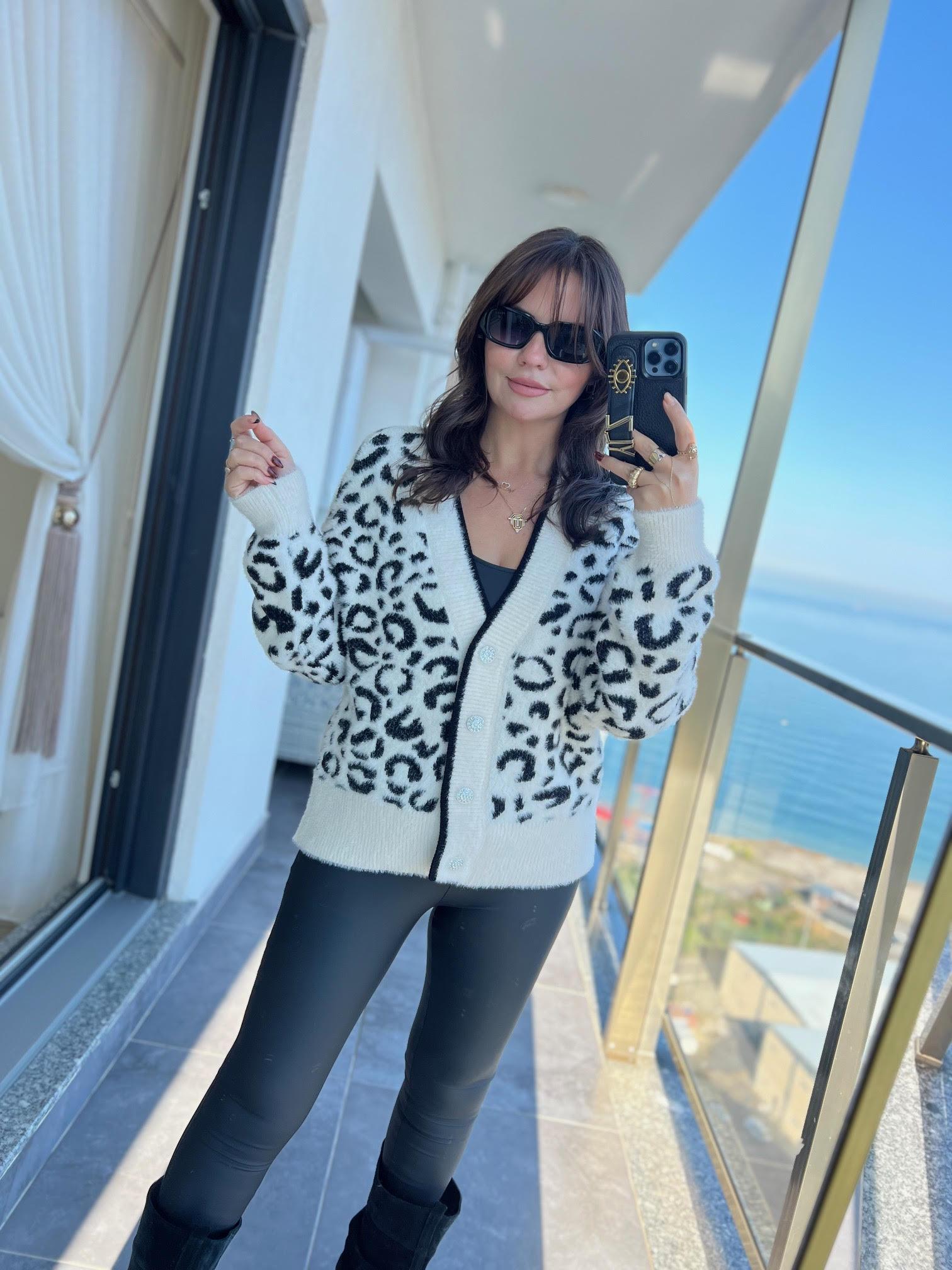 7588 Angora Leopar Desenli Hırka VANİLYA