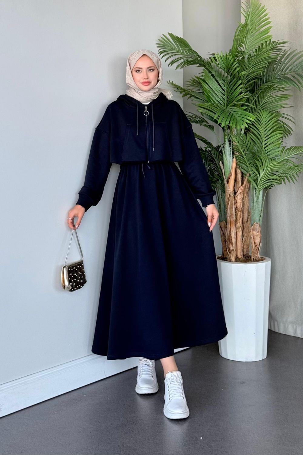 فستان بلوم باللون الأزرق الداكن 121000 