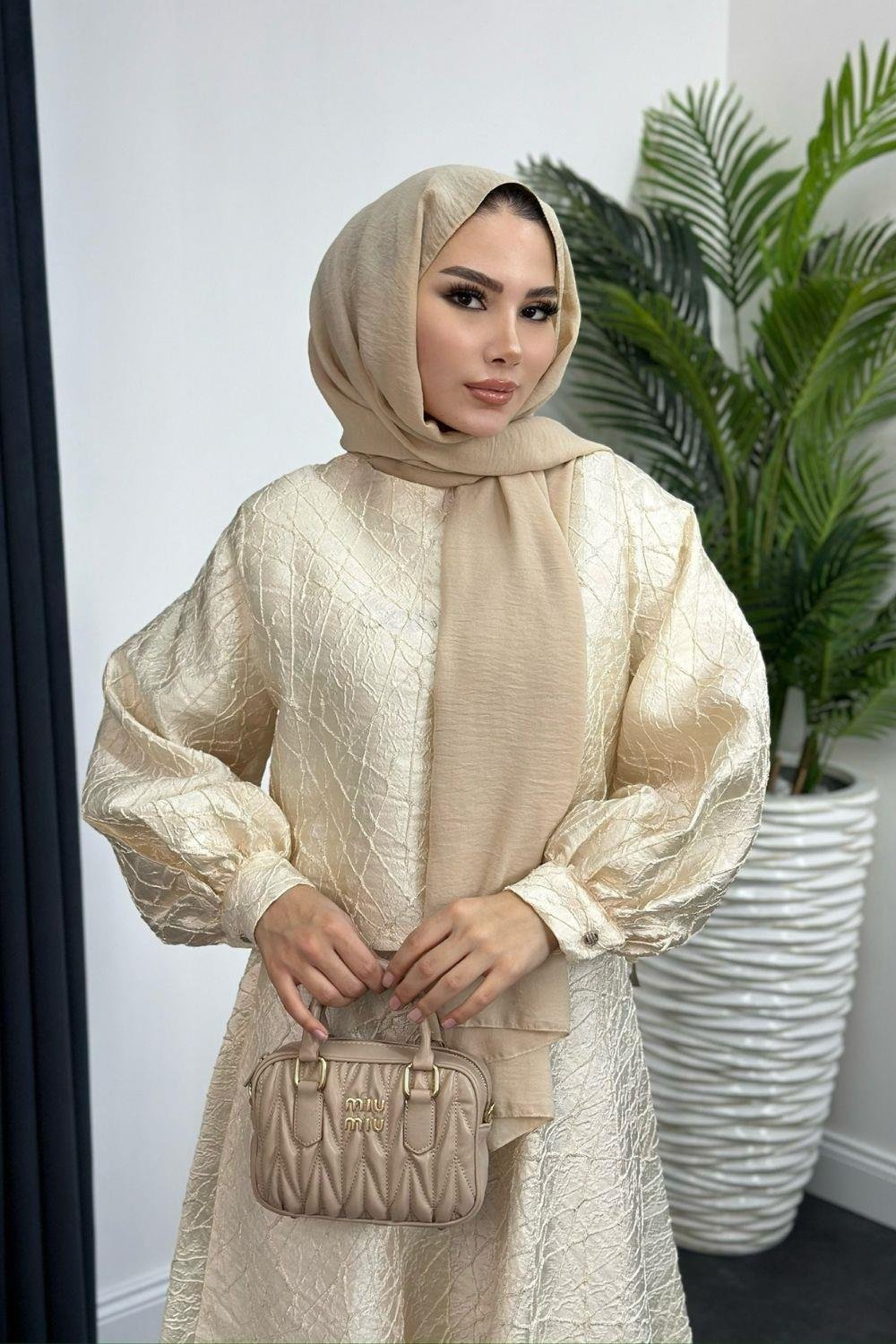 Ecrin Bej 2068 