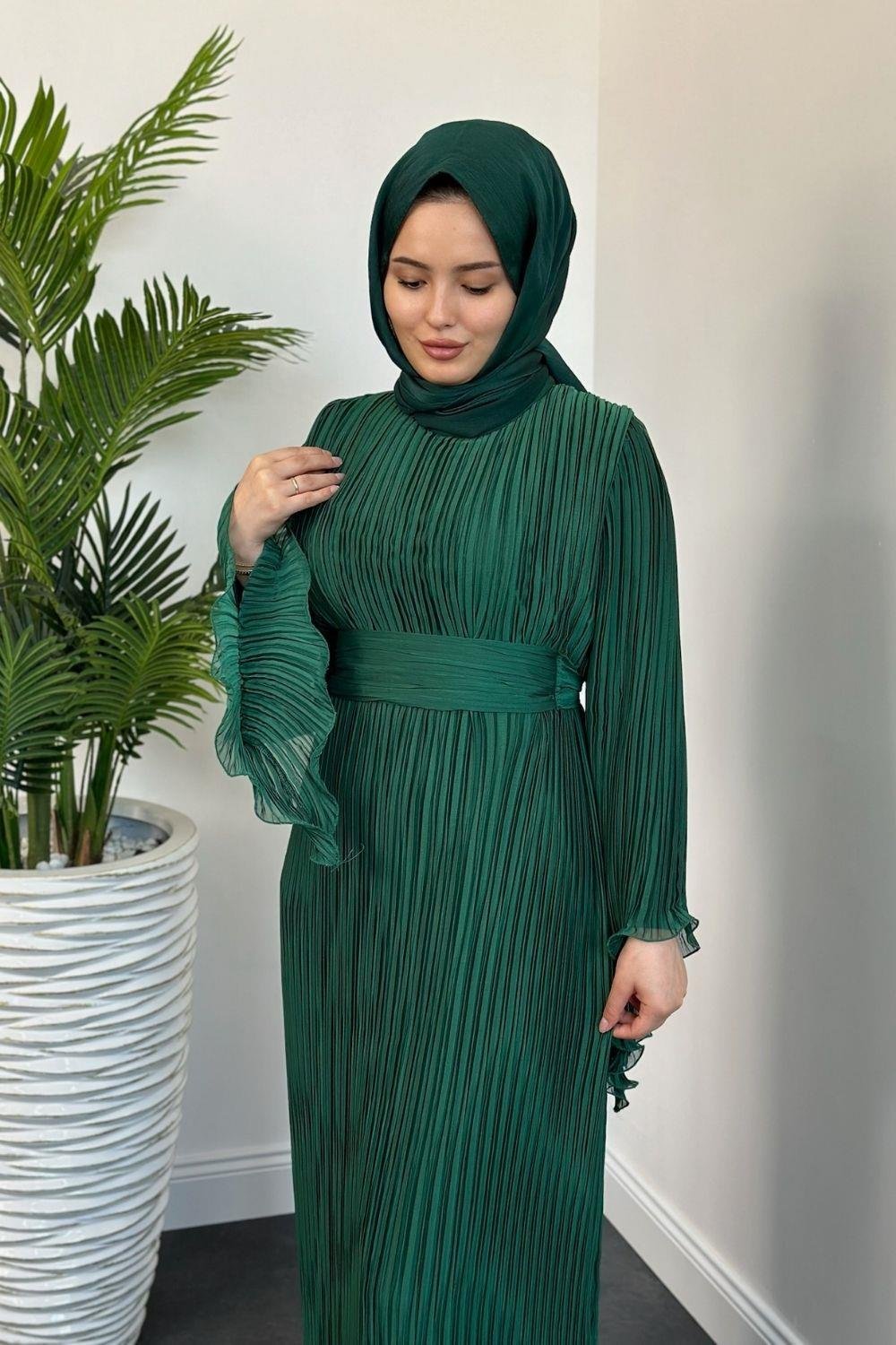 Seher Piliseli Abiye Zümrüt 2222 