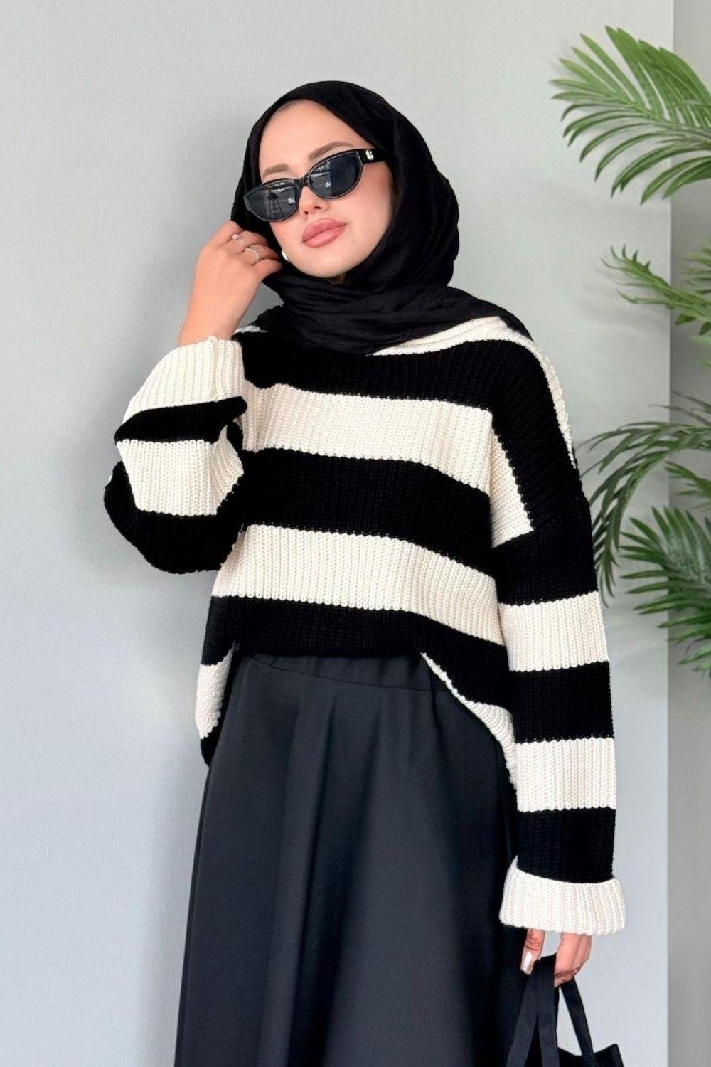Thick Striped Sweater Black 2310 