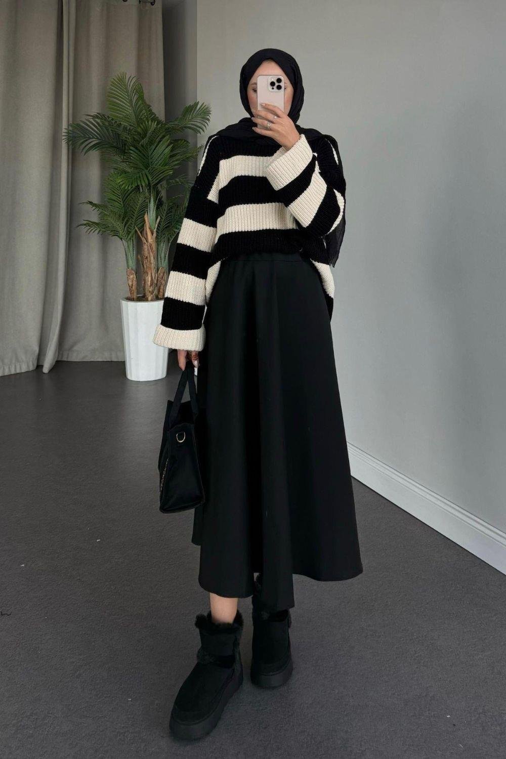 Thick Striped Sweater Black 2310 