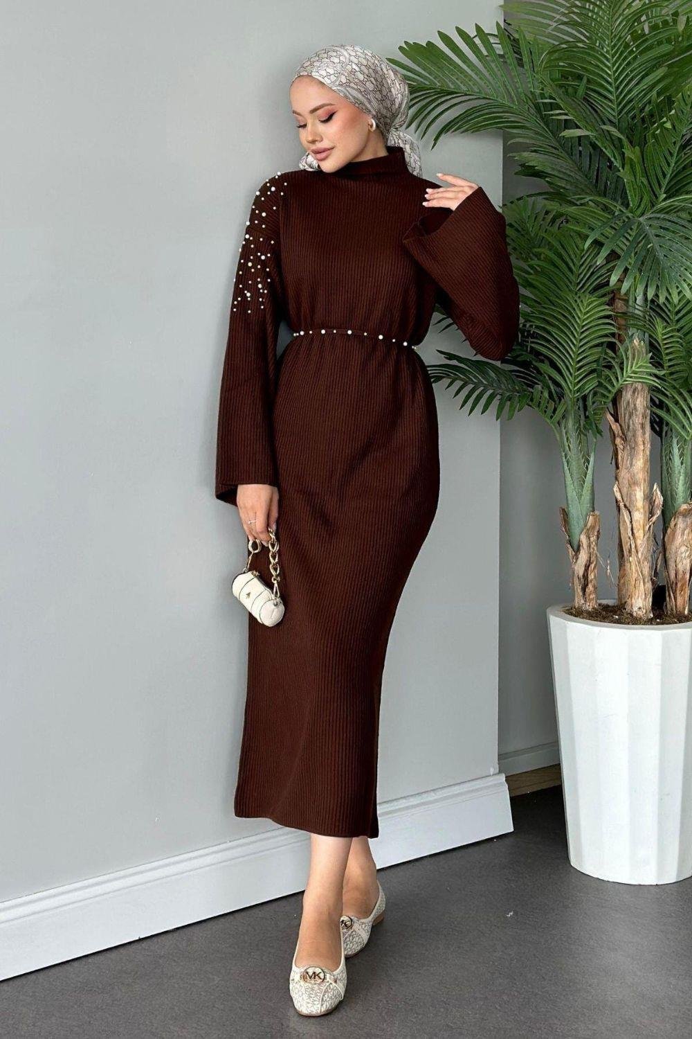 Omuzu İncili Triko Elbise Kahverengi 2450 