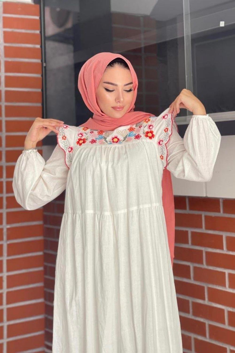 Omuzları Fırfırlı Çiçek Desenli Elbise Ekru 2510 