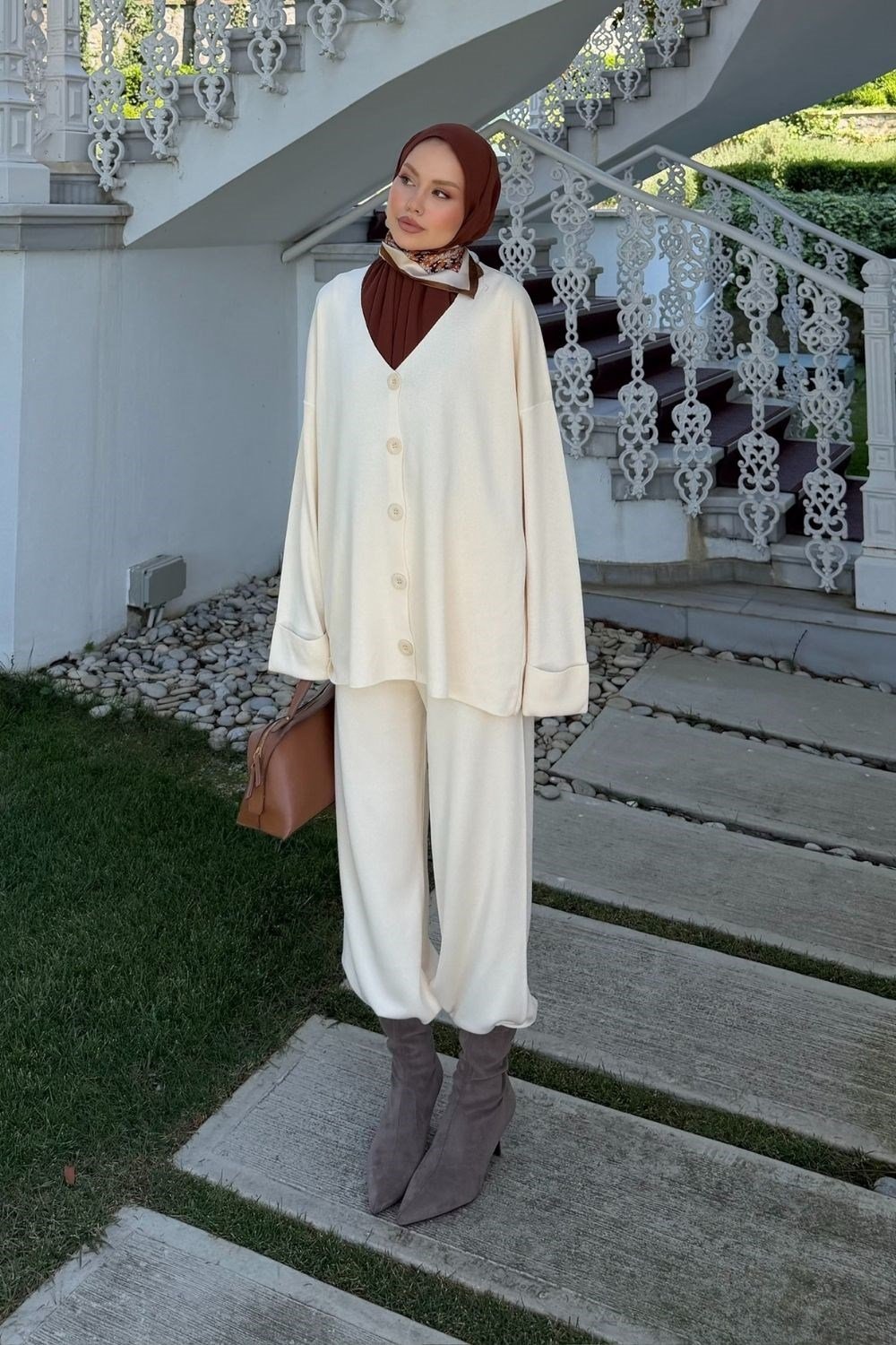Büyük Düğmeli Takım Bej 26206 