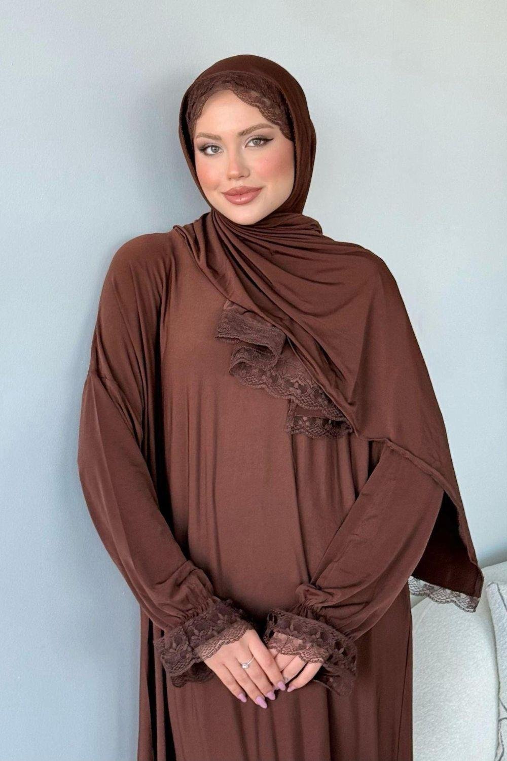 ثوب صلاة بني مع شال 2912 