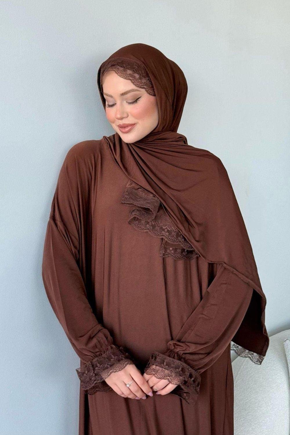 ثوب صلاة بني مع شال 2912 