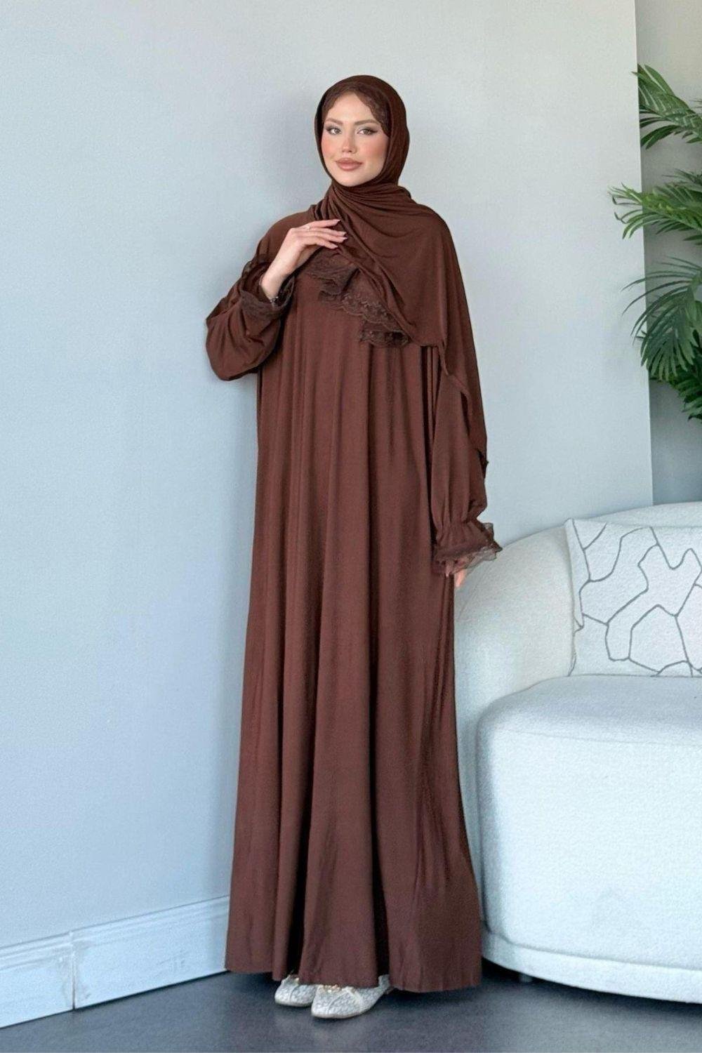 ثوب صلاة بني مع شال 2912 