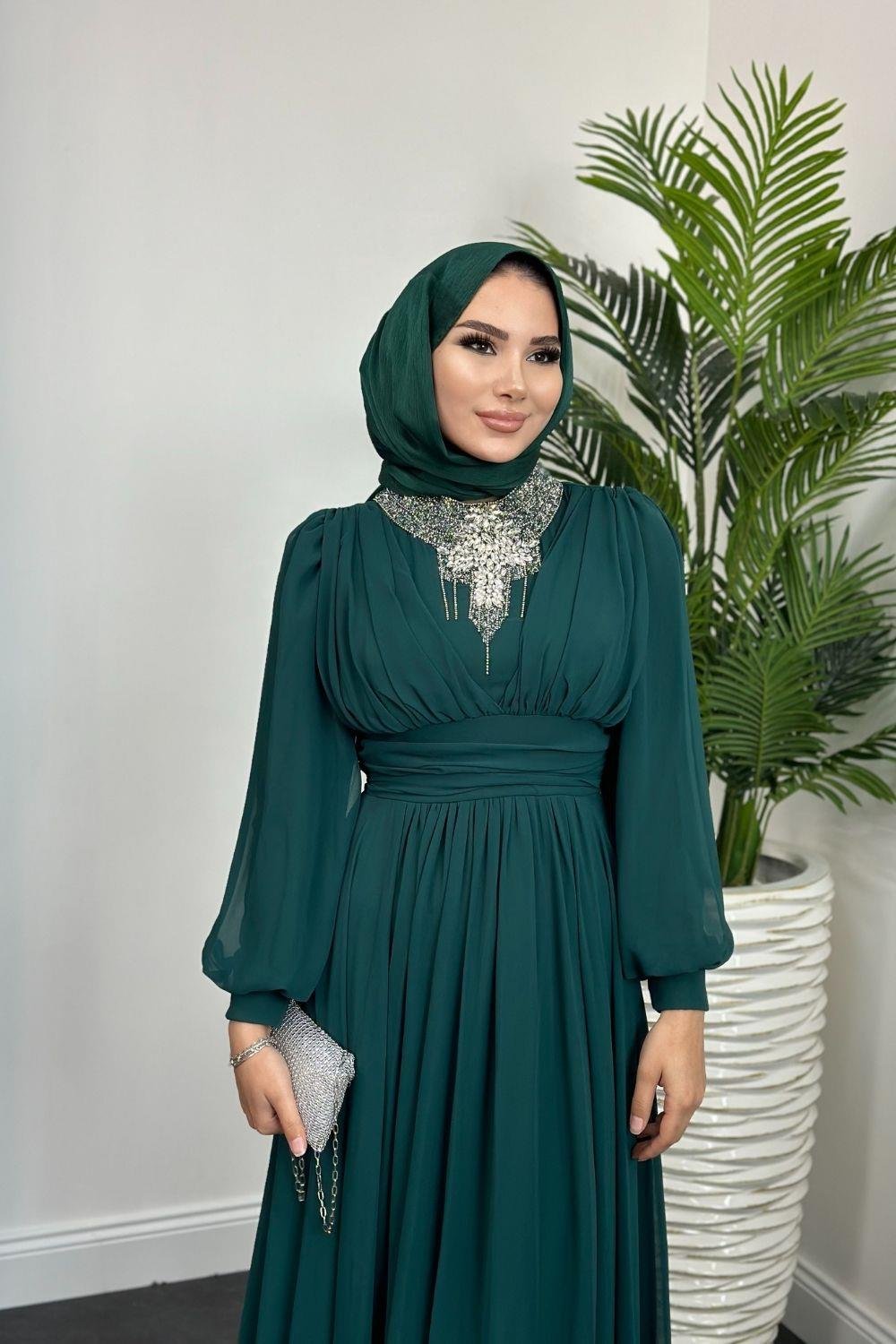 Boynu Taş İşlemeli Şifon Abiye Zümrüt 4554 