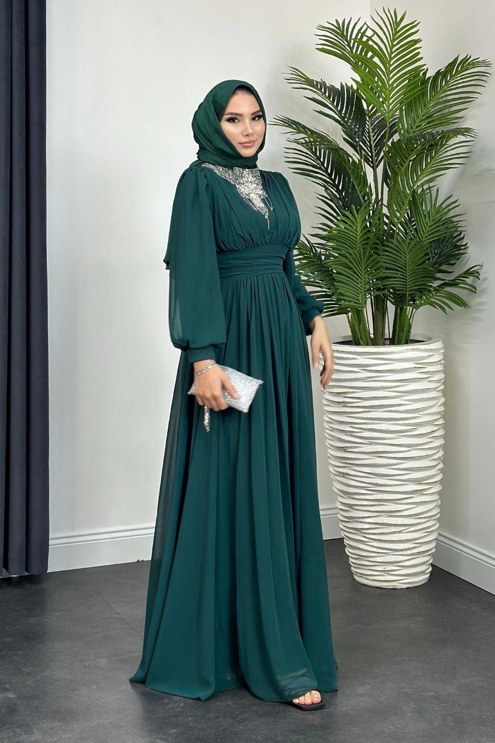 Boynu Taş İşlemeli Şifon Abiye Zümrüt 4554 