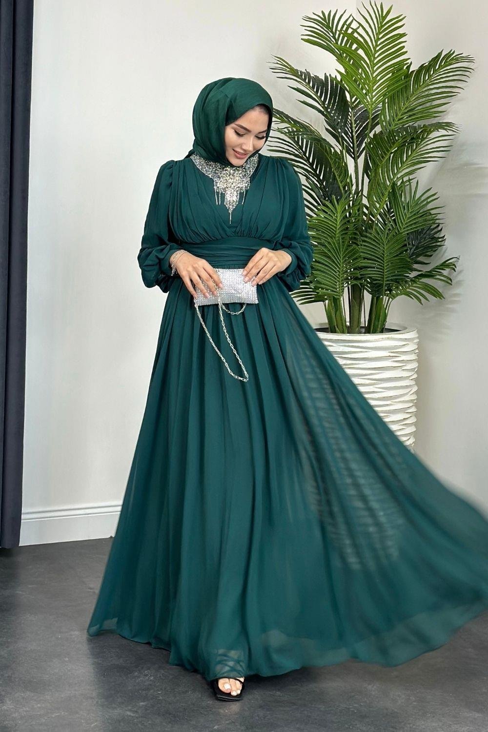 Boynu Taş İşlemeli Şifon Abiye Zümrüt 4554 