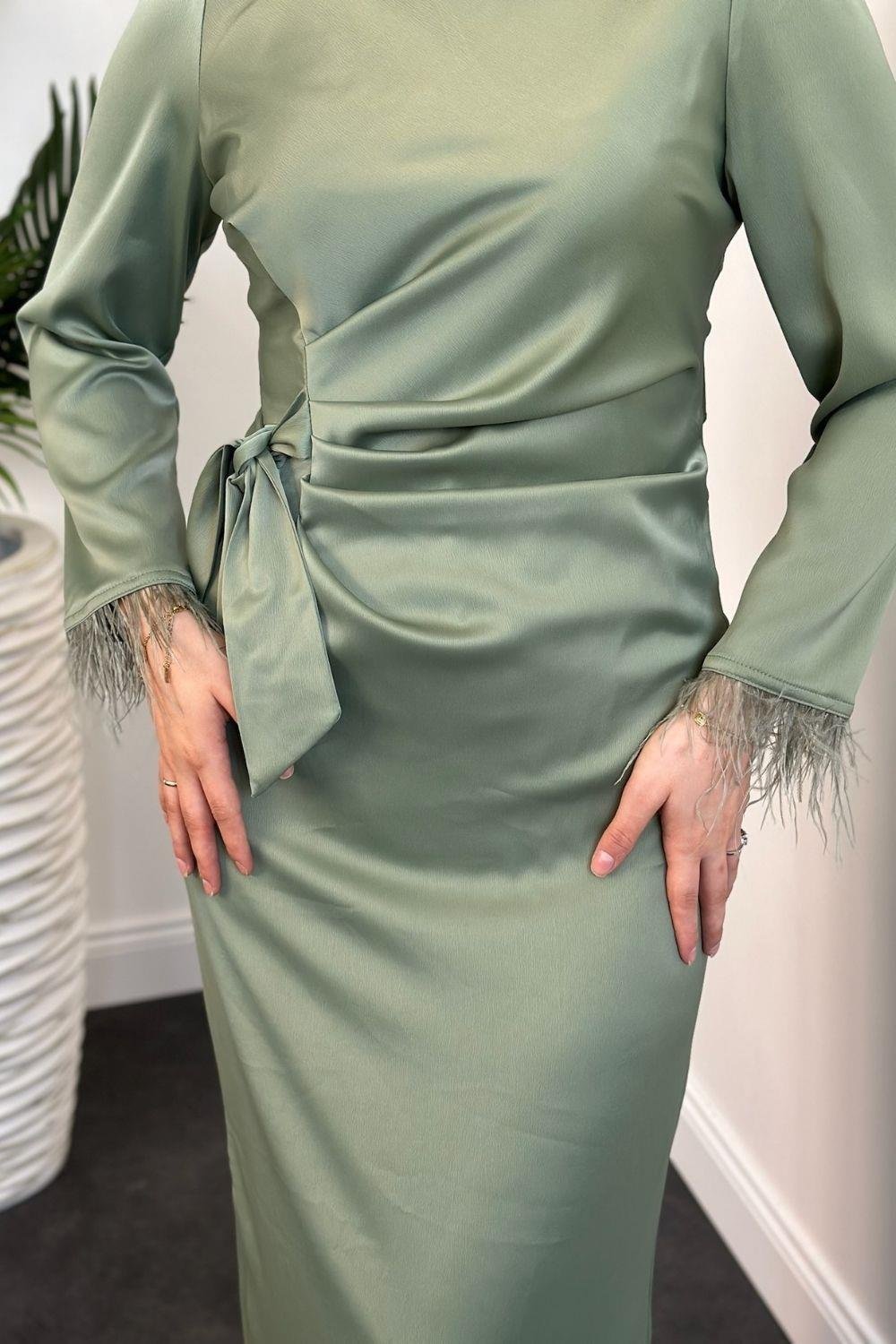 Kol Saçaklı Saten Abiye Mint 47450 