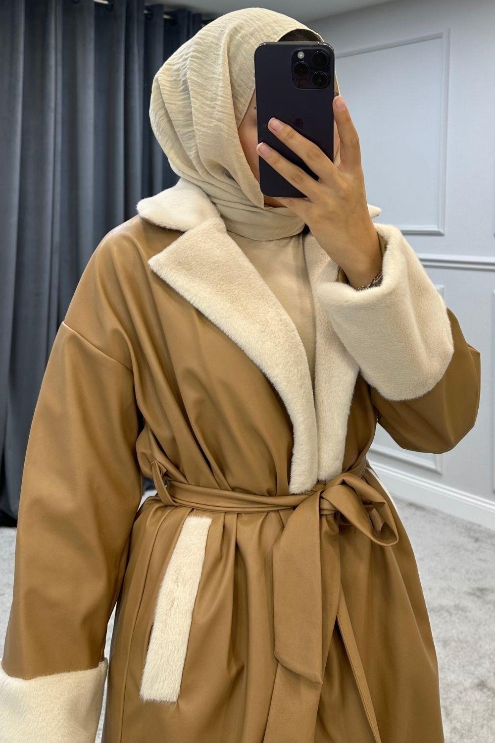 Yaka Ve Manşet Kürklü Kap Camel 5473 