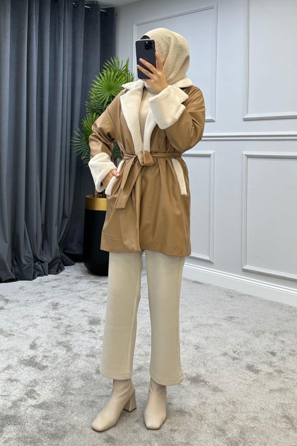 Yaka Ve Manşet Kürklü Kap Camel 5473 