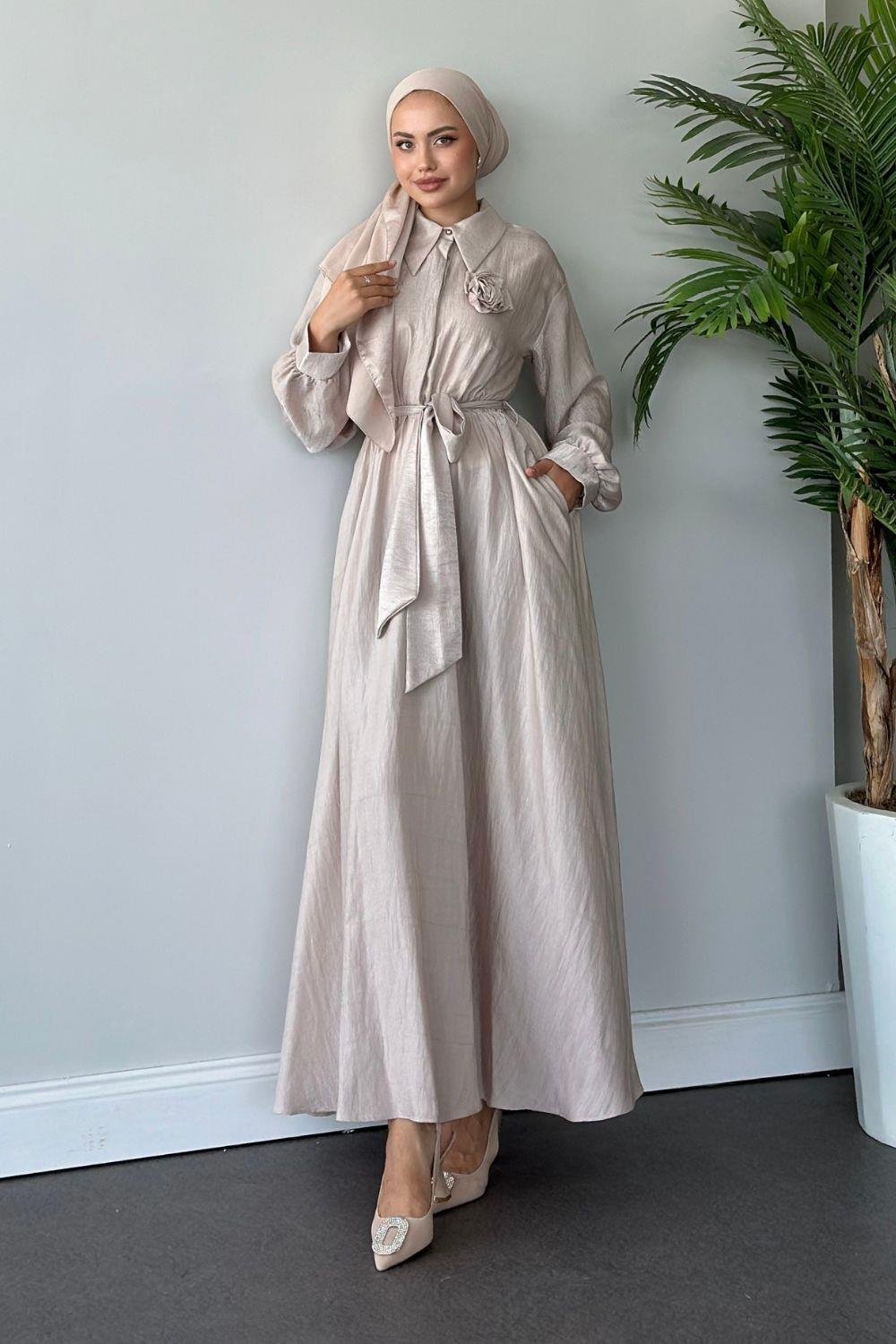 Yaka Güllü Saten Elbise Bej 5698 