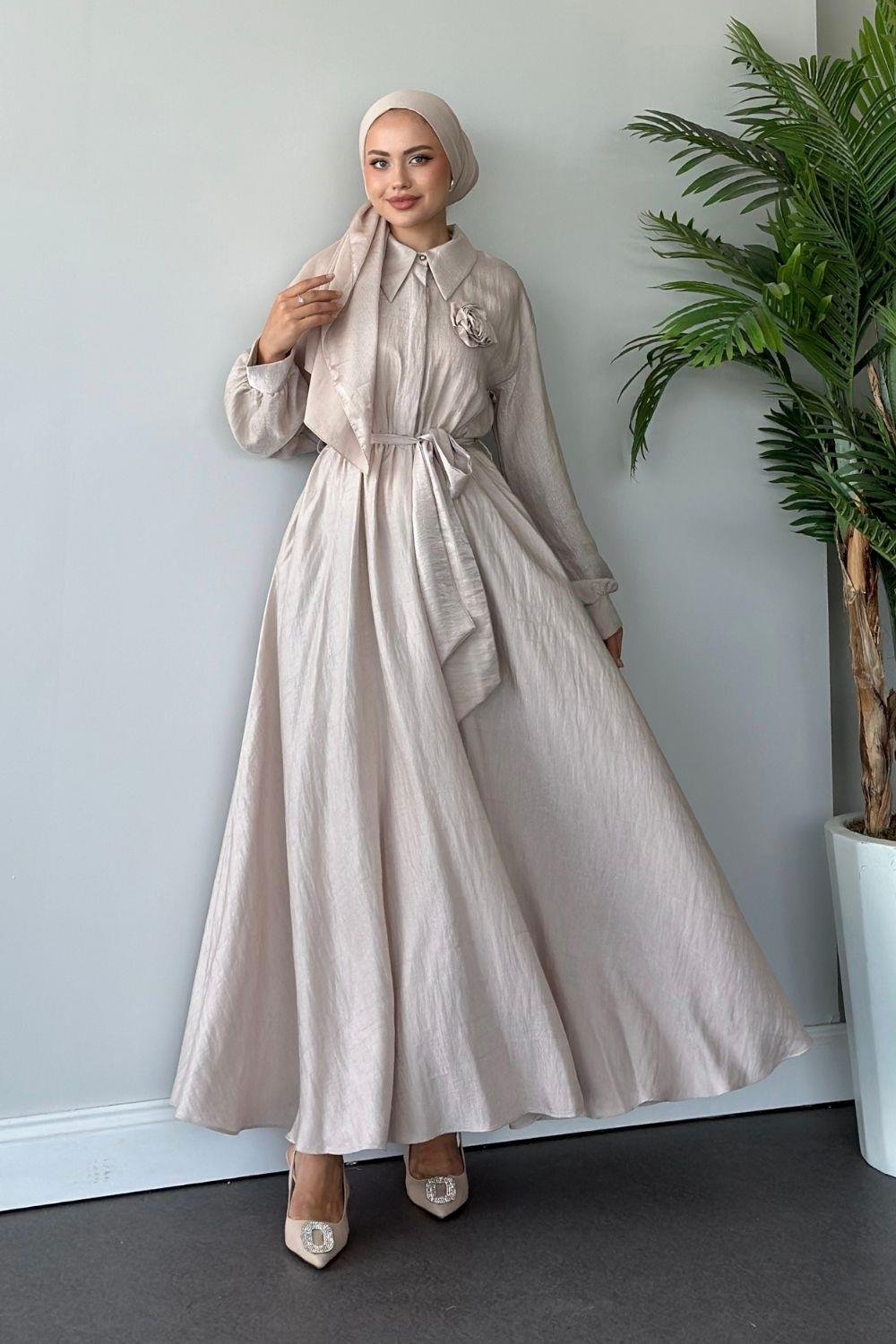 Yaka Güllü Saten Elbise Bej 5698 